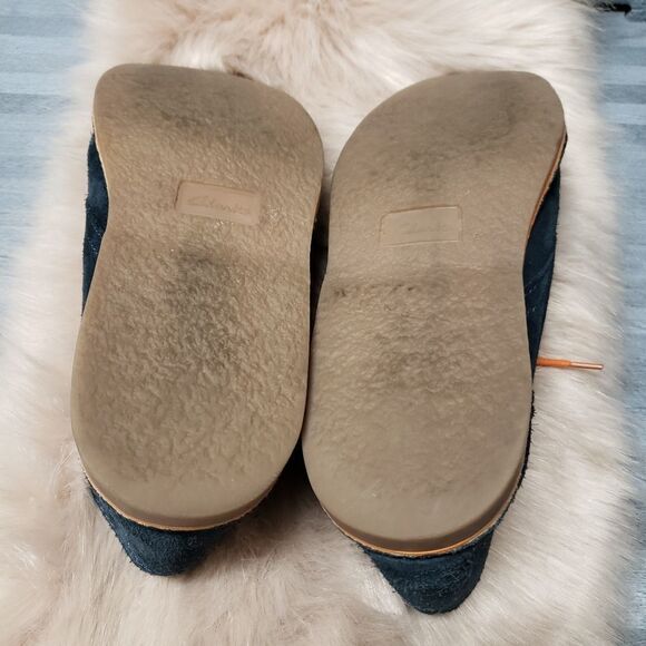 Clarks Blue Suede chucka Men's Shoe - Picture 5 of 6